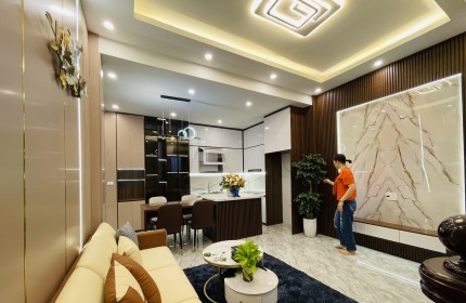 Bán Nhà VIP Hai Bà Trưng, 45M2,10 tỷ,nội thất siêu đẹp.tiện ích miễn chê.