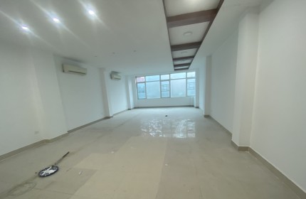 Cho Thuê Văn Phòng Trần Duy Hưng 80m2 - 15tr/tháng, thông sàn view thoáng