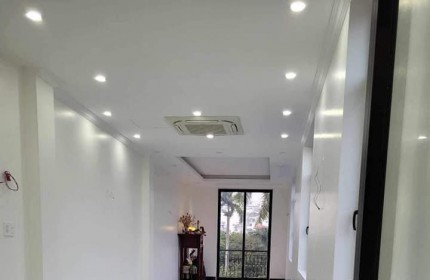 Nhà Mặt Phố Quán Thánh 6 Tầng Thang Máy 60M2 31 Tỷ Lô Góc 3 Thoáng