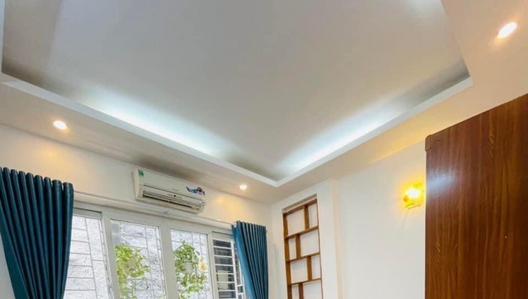 bán nhà vĩnh phúc, ba đình- 5 tầng, 30m2 - mặt tiền rộng - vô vàn tiện ích