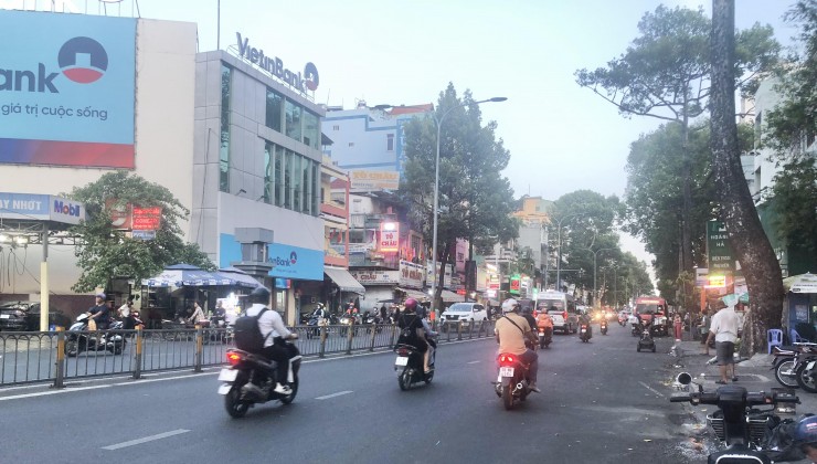 NHÀ BÁN An Bình - Trần Hưng Đạo - Chợ Hòa Bình P6-Q5  4m x 15m-1 trệt,1 lững, 2 Lầu,-4 PN, 4 WC. Giá chỉ có 4,5 Tỷ.