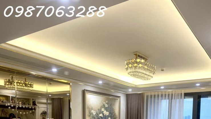BÁN CHUNG CƯ CẦU GIẤY  CENTRER POINT  2 NGỦ 1 WC NHỈNH 4 TỶ