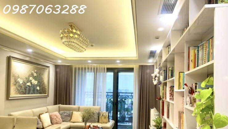 BÁN CHUNG CƯ CẦU GIẤY  CENTRER POINT  2 NGỦ 1 WC NHỈNH 4 TỶ