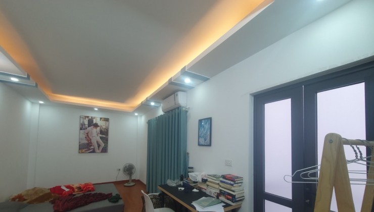 BÁN NHÀ HOA LÂM 48M2,  5 TẦNG,Ở NGAY, GẦN BIG C LONG BIÊN, ĐỂ LẠI NỘI THẤT, KHU AN NINH.