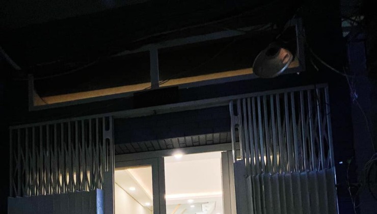 A- Bán Nhà Q3 , Hẻm 242/ Nguyễn Thiện Thuật 30m2 , 2 Tầng , 2 PN Giá Chỉ 4 tỷ 250