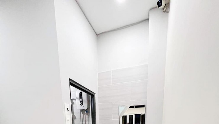 A- Bán Nhà Q3 , Hẻm 242/ Nguyễn Thiện Thuật 30m2 , 2 Tầng , 2 PN Giá Chỉ 4 tỷ 250