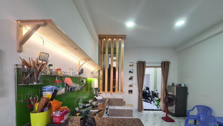 BÁN căn nhà 4 TẦNG mặt đường TÔ ký kết - SỔ ĐẸP - HẺM TO 6M THÔNG - OTO TRÁNH - diện tích S ngay 80M2, giá 5 TỶXX