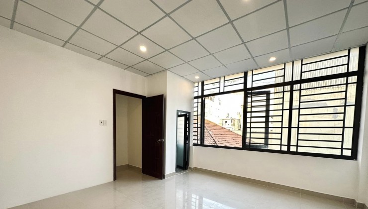 thịnh-  Ban Nhà ( Chu Văn An ) 2 tầng ,2PN ,2WC  - cách mặt tiền chỉ 50m. 3.25 tỷ
