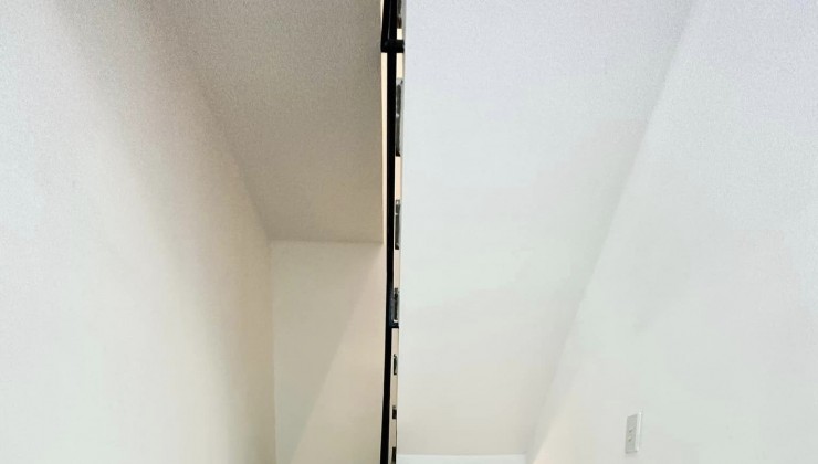 thịnh-  Ban Nhà ( Chu Văn An ) 2 tầng ,2PN ,2WC  - cách mặt tiền chỉ 50m. 3.25 tỷ