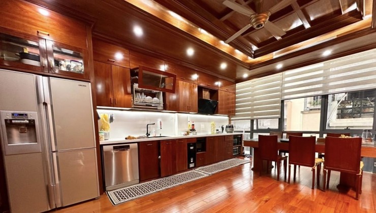 Bán Nhà 7 Tầng, 55m², Thang Máy, Giá 11.5 Tỷ, Trương Định, Hai Bà Trưng
