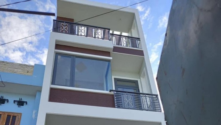 Bán căn nhà HXH, mặt đường Nguyễn Thị Búp. Q12. giá chỉ rộng 4 tỷ