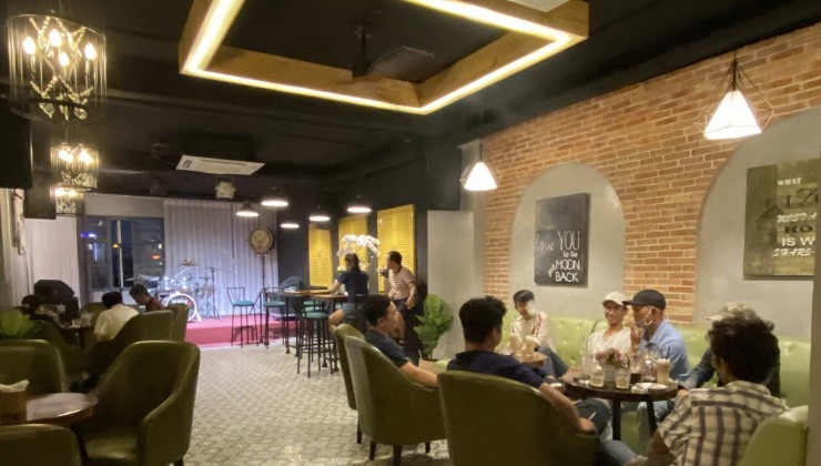 Phú Nhuận, bán gấp toà nhà 8 tầng, 200m2, 26 phòng HĐT 200 tr/tháng 57 tỷ