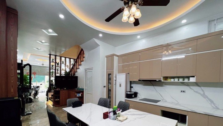 HÀng Xóm Ngoại Giao Đoàn, Nhà Đẹp Phố Xuân Đỉnh 57m x 5T x Mt 4m. Giá 11,6 tỷ.