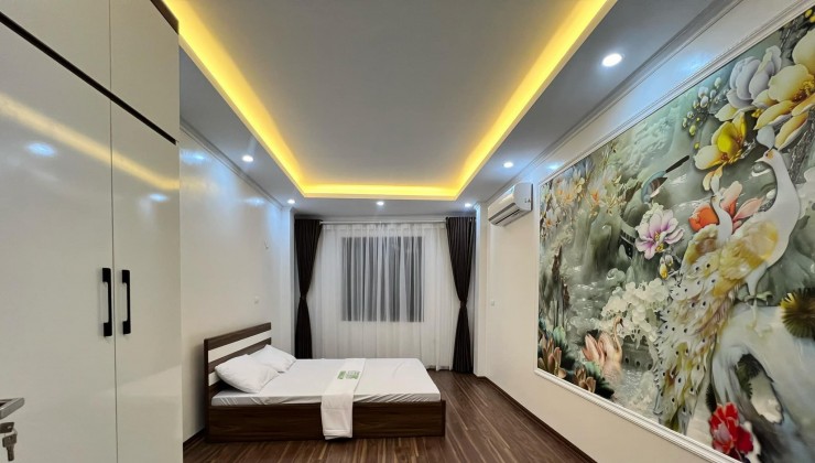 Bán nhà Đông Quan 32m2 -xây 6 tầng, giá nhỉnh 6 tỷ còn thương lượng.