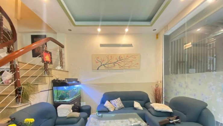 Nhà Đẹp Quận Ba Đình, Phân Lô Phố Văn Cao 45m x 4T, Giá 16.8 tỷ.