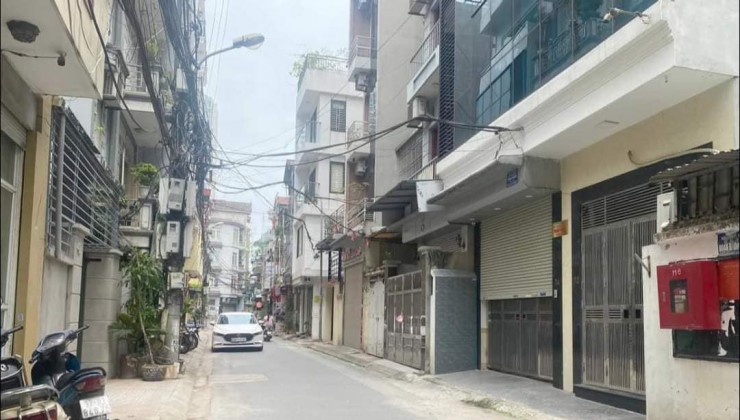 Nhà Đẹp Quận Ba Đình, Phân Lô Phố Văn Cao 45m x 4T, Giá 16.8 tỷ.