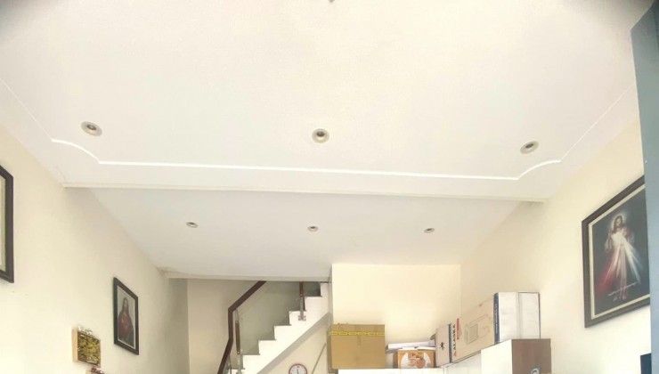 CHỈ 2.05 TỶ NHÀ 3 TẦNG MỚI ĐẸP HẺM XE HƠI ĐI BỘ RA CHỢ HIỆP THÀNH QUẬN 12.
