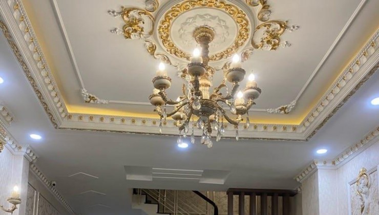PHƯỜNG TÂN QUY QUẬN 7. 60M RA ĐƯỜNG SỐ 77 140M2.. NGANG 5.61.. . NỞ HẬU 7.65M. . DÀI 21.5M