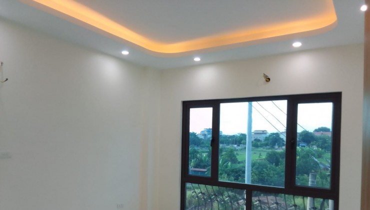 Cc gửi bán nhà 4 tầng, 37.3m2, giá chỉ 3.x tỷ (x nho nhỏ), mt 5m, hậu 5.1 m, tại Tràng An, tt Chúc Sơn, Chương Mỹ, Hà Nội, ô tô vào nhà, gara, giáp