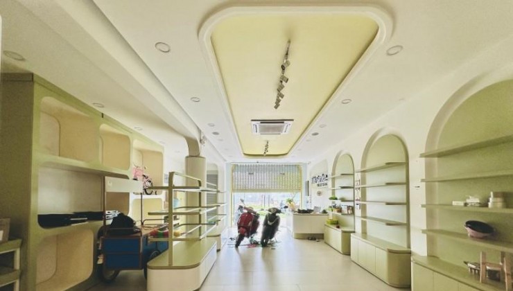 Măt tiền Kinh Doanh Đồng Đen 235m2 3 Tầng hơn 49 tỷ Bàu Cát Tân Bình