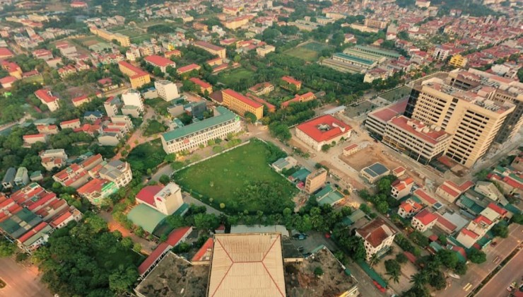 bán 100m2 Đất đường bà triệu Vĩnh Yên giá 5,2 tỷ
