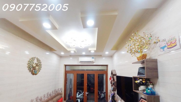 NHÀ ĐẸP 3 TẦNG - LINH TRUNG - CHỈ HƠN 4 TỶ - FULL NT XỊN