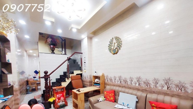 NHÀ ĐẸP 3 TẦNG - LINH TRUNG - CHỈ HƠN 4 TỶ - FULL NT XỊN