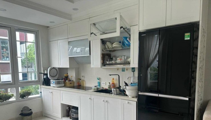 Bán nhà Mặt Phố Đồng Cổ 40m2- 7 tầng, chào giá 15.5 tỷ còn thương lượng.
