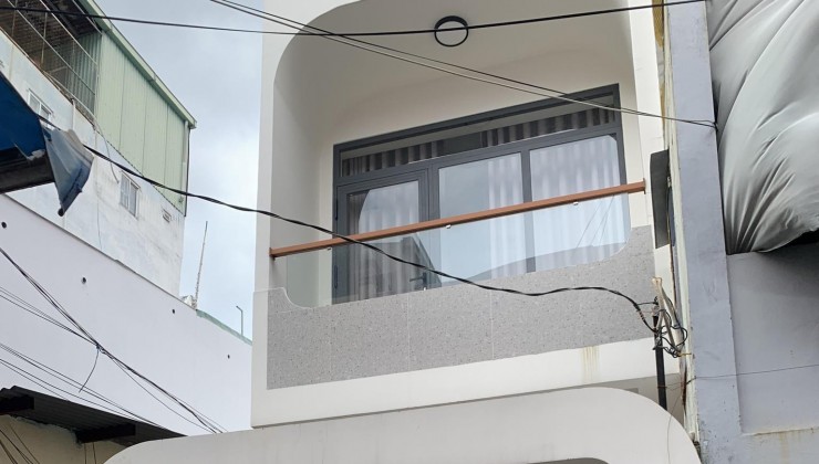 TẶNG NỘI THẤT NHƯ HÌNH CHỈ 4 TỶ XVỊ TRÍ ĐẸP THƯƠNG LƯỢNG NHÀ 2 TẦNG MỚI ĐẸP-