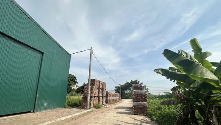 Bán 300m kho Xưởng, xe cont vào  ngay trung tâm thường Tín, mặt tiền rộng giá chỉ 9 tỷ