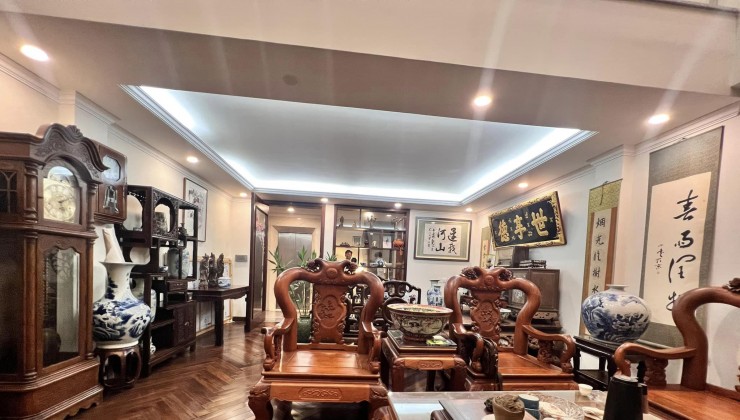 ⚜️ Phân Lô Sát Phố Ô tô tránh Hào Nam, Đống Đa, 65m2 8T Thang máy MT 5.6m, Chỉ 28.5 Tỷ ⚜️