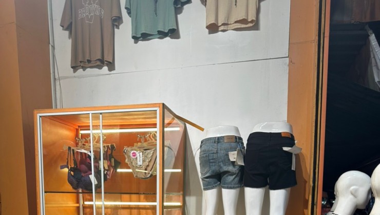 Sang toàn bộ HÀNG HOÁ VẬT DỤNG trang thiết bị shop thời trang cao cấp