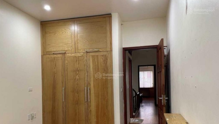 Hiếm! Nhà đẹp Lạc Long Quân 56m2x4T gần ngõ ô tô - thông Xuân La giá 9.8 tỷ