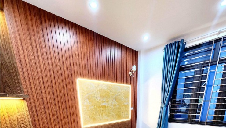 Bán nhà Gốc Đề Hoàng Mai 36m2 giá chỉ 5 tỷ