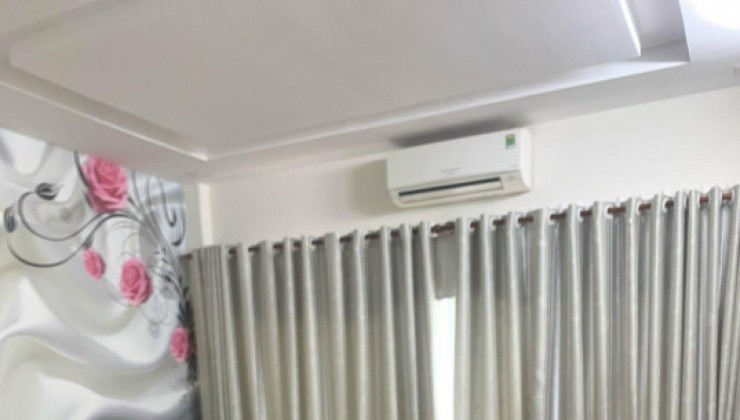 Nhà đẹp 4 tầng hẻm 6m Huỳnh Văn Bánh, Phú Nhuận, DT 4,5x16m giá 10,6 tỷ, sát mặt tiền.