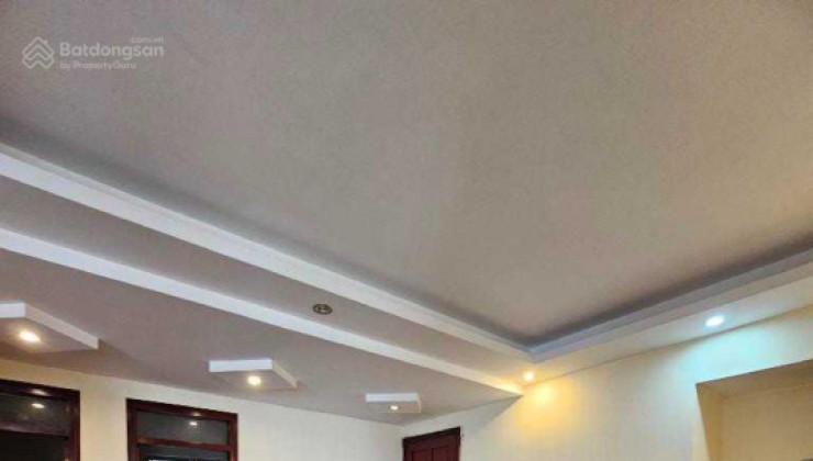 Hiếm! bán CH Số 6 Đội Nhân 111m2 3PN View Hồ Tây - Nhà đẹp - SĐCC - 5.9 tỷ