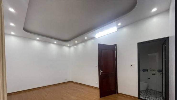 Bán Nhà Thái Thịnh, Đống Đa, Căn Góc, 6 Tầng Mới Tinh, DT 50m2, Ngõ Thông Ô Tô Chạy, Nhỉnh 11 Tỷ.