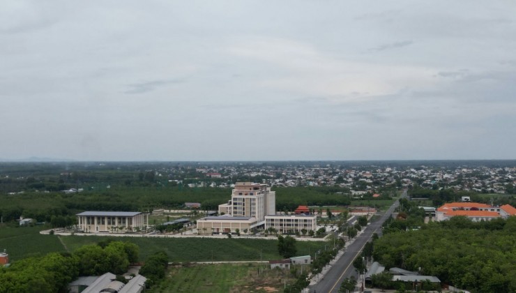 Nhà phố tiện nghi, gần chợ Tây Ninh, giá cực tốt