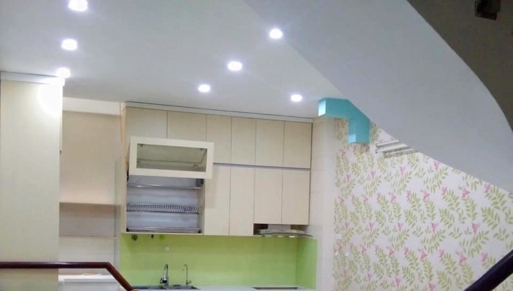 NHÀ ĐẸP TÂY HỒ - gần phố, gần hồ Tây - 50m2, 5 Tầng - 10,8 TỶ - Lh 0936390092