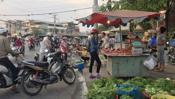 Lô đất 220m2 ngay chợ Trừ Văn Thố cách quốc lộ 13 400m bán gấp trong tuần.