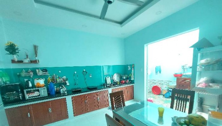 Nhà MẶT TIỀN Nguyễn Trọng Tuyển, Sầm uất, gần chợ Phạm Văn Hai, gần 90m2, Giá NHỈNH 16 TỶ.