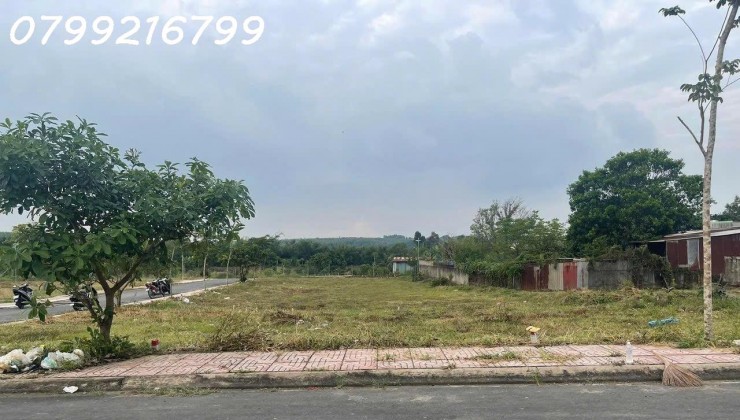Đất nền giá rẻ sổ riêng thổ cư Bình Minh Trảng Bom Đồng Nai 1 sẹc QL1A . Gía bán 1 tỷ 150/nền . LH 0799 216 799 em Trinh.