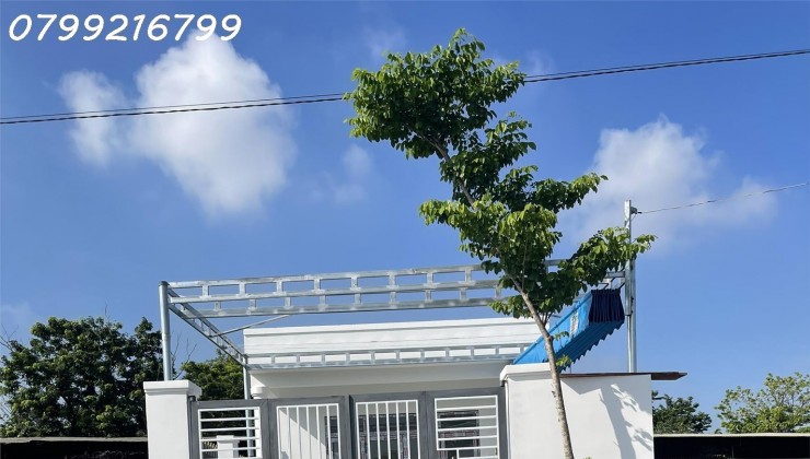 Bán gấp nhà đẹp Bình Minh Trảng Bom Đồng Nai 1 tỷ 6 trọn sổ 1 sẹc QL1A. Hỗ trợ vay 3 bên. Lh 0799 216 799 em Trinh.