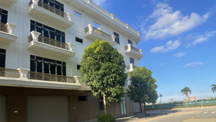 THE ROYAL RESIDENCES CĂN HỘ VINHOMES  CAO CẤP  - TOAD PM2 CHIẾT KHẤU ĐẾN 10%.  LH: 0966 343 969