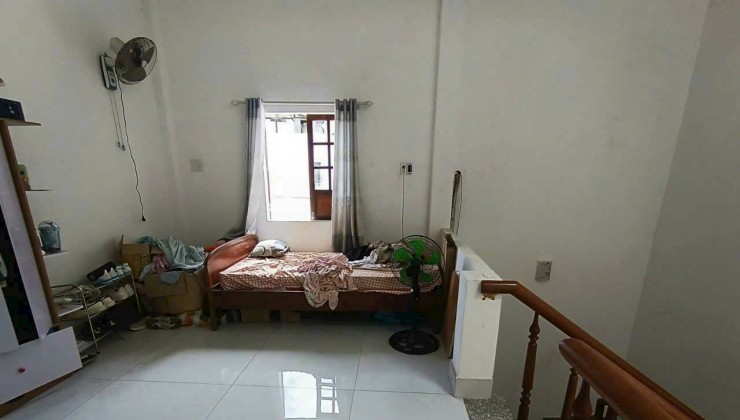 Nhà đẹp gần Biển Mỹ Khê Sơn Trà, chỉ 4.45 tỷ 65m2 ngang 5. Lh:0934456786.