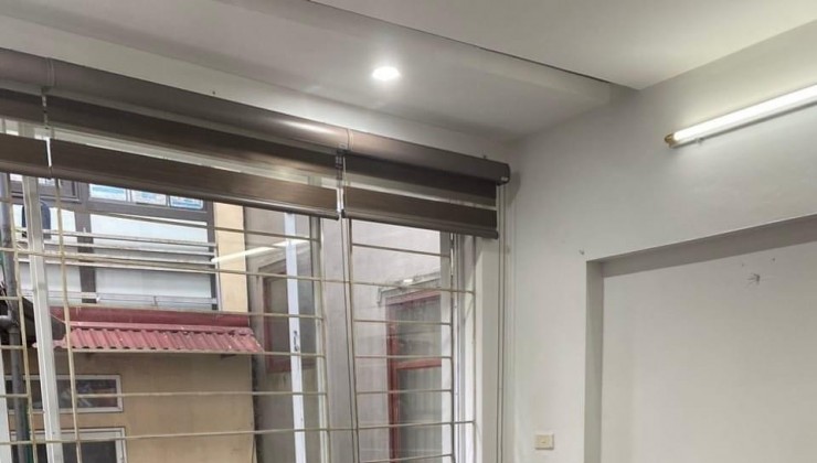 Bán Nhà 27 Tả Thanh Oai, 40m2 , 4 tầng, 4 ngủ, Ô tô rất gần, Chỉ 3.5 Tỷ, LH 0904690958