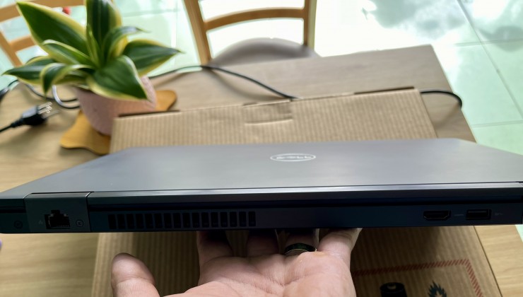 Dell Precision 3530 i7-8850H/ram 16g/ 512g ssd/vga 4g/ màn hình 15.6 inch fhd giá chỉ từ 8.500.000. Liên hệ 0826737274