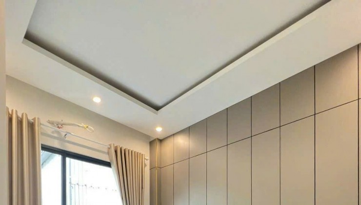 NHÀ MẶT PHỐ tuyệt đẹp và sát BIỂN 90m² ngang 5m - 3 TẦNG chỉ 5 TỶ 350 triệu