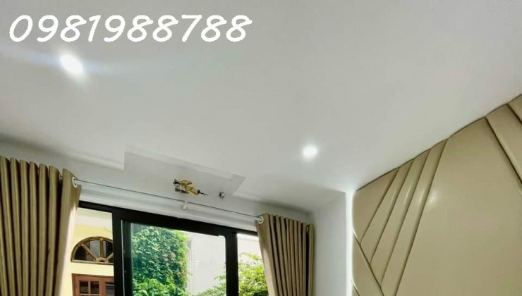 NHÀ ĐẸP CẦU GIẤY - 37/40M2 - 4 TẦNG - LÔ GÓC - NGÕ THÔNG - OTO - KINH DOANH - NHỈNH 8 TỶ