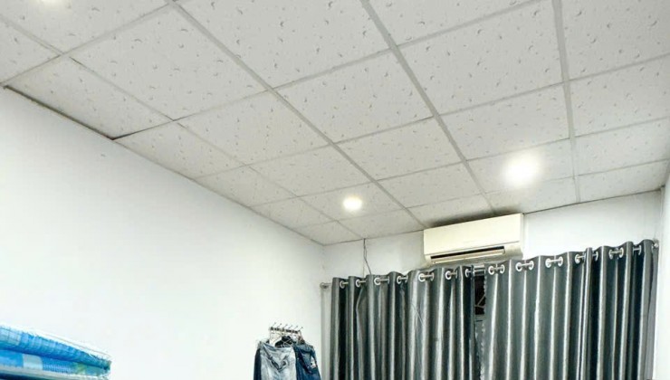 Lê Văn Quới Q. Bình Tân ngay ngã tư 4 xã gần Đầm Sen xe hơi đỗ cửa 3x10m 2 tầng 2 PN giá chỉ 2,95 tỷ TL.